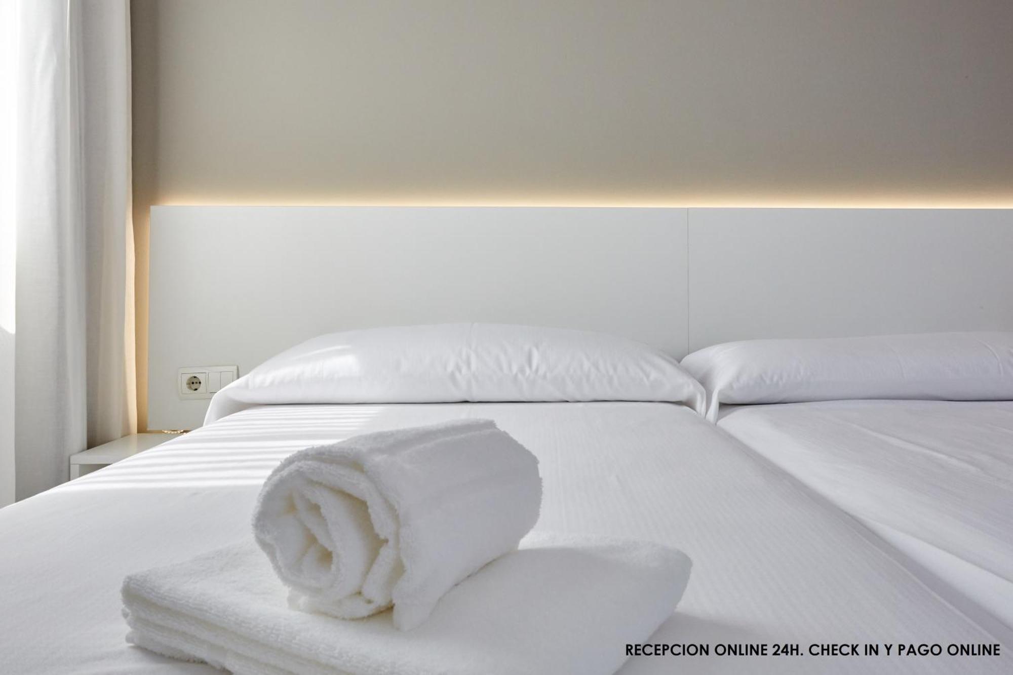 Hotel Dl Port Грао-де-Кастельон Екстер'єр фото